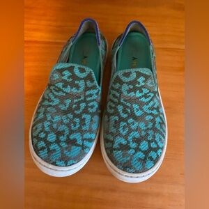 Rothy’s Teal Leopard Kids Sneakers